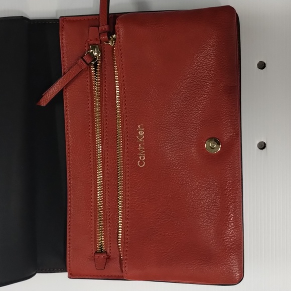 Calvin Klein Havana Women's Over Shoulder Crossbody Side Bag in Burned Orange - Picture 3 of 5